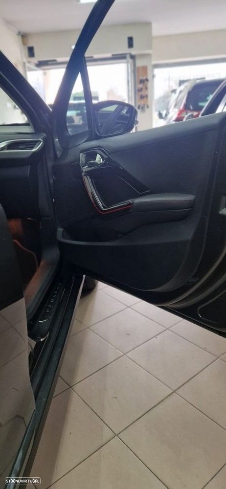 Peugeot 2008 1.2 PureTech GT Line - 5