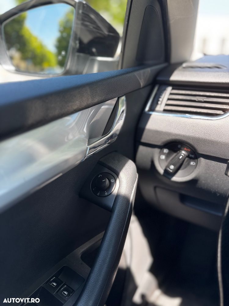 Skoda Octavia 1.6 TDI AMBITION - 11