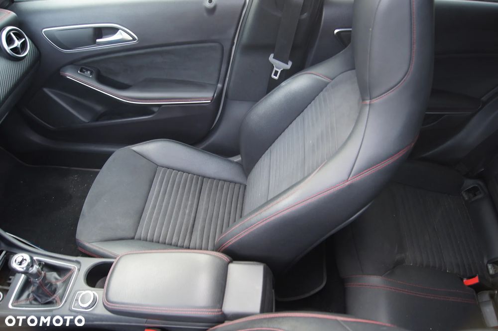 Mercedes-Benz Klasa A 180 CDI AMG Line - 21