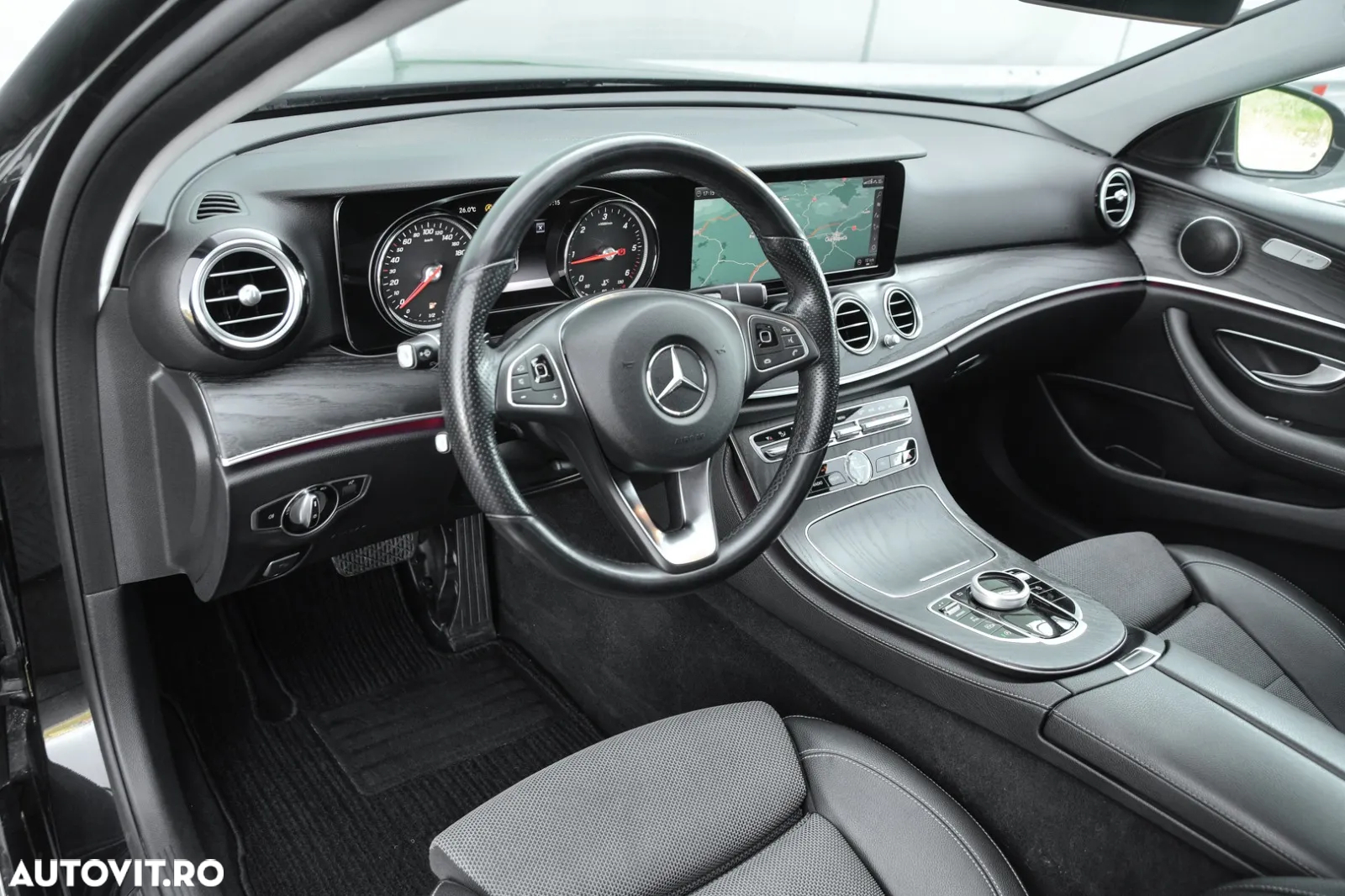 Mercedes-Benz E 220 d Aut. - 8