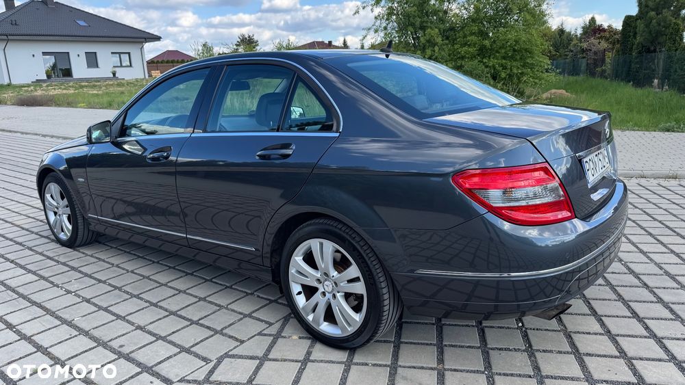 Mercedes-Benz Klasa C 180 CGI Automatik BlueEFFICIENCY Avantgarde - 9