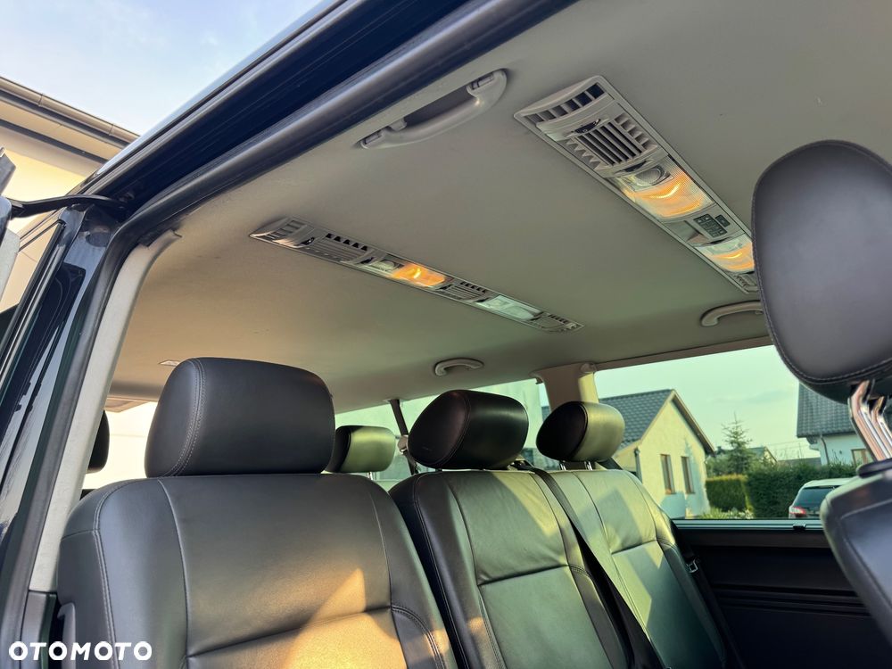 Volkswagen Caravelle - 23