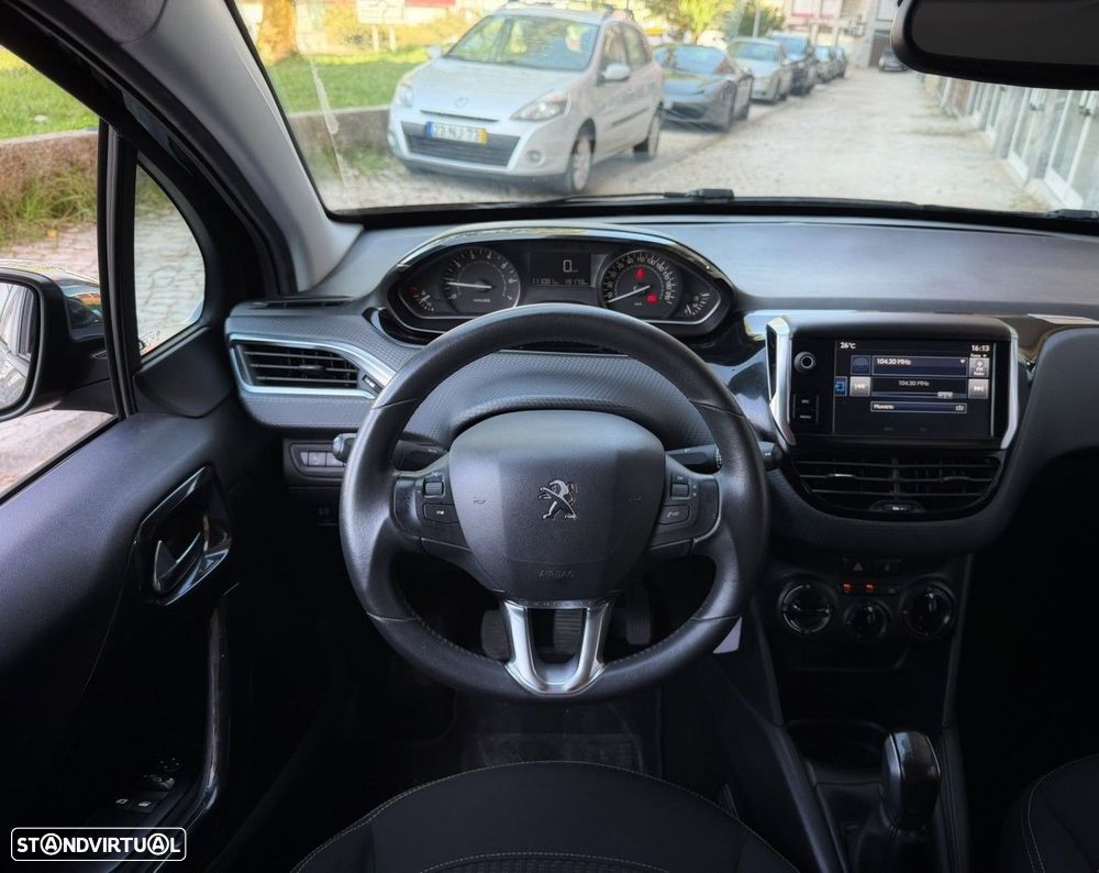 Peugeot 208 1.2 PureTech Style - 18