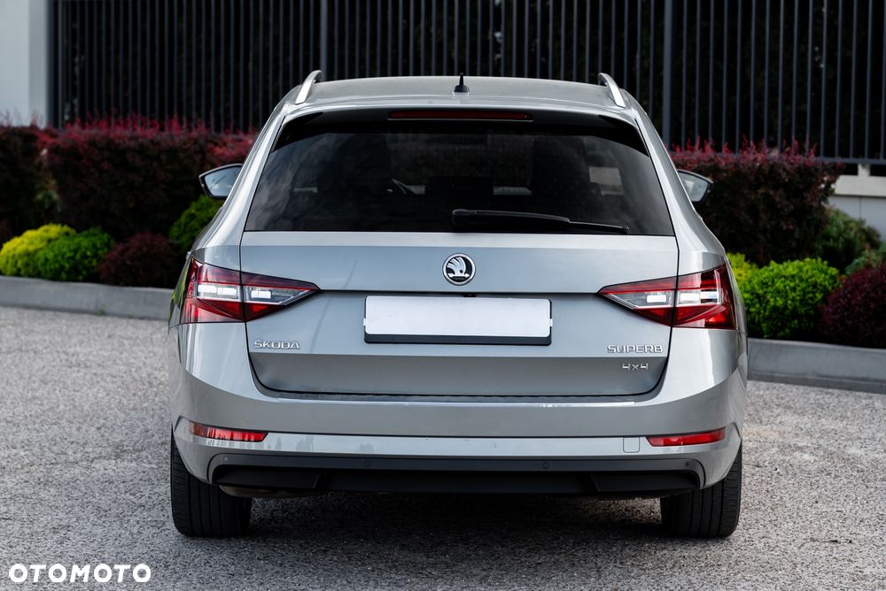 Skoda Superb 2.0 TDI 4x4 L&K DSG - 8