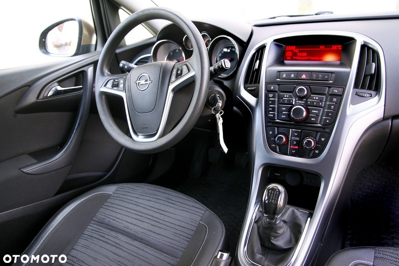 Opel Astra IV 2.0 CDTI Cosmo - 10