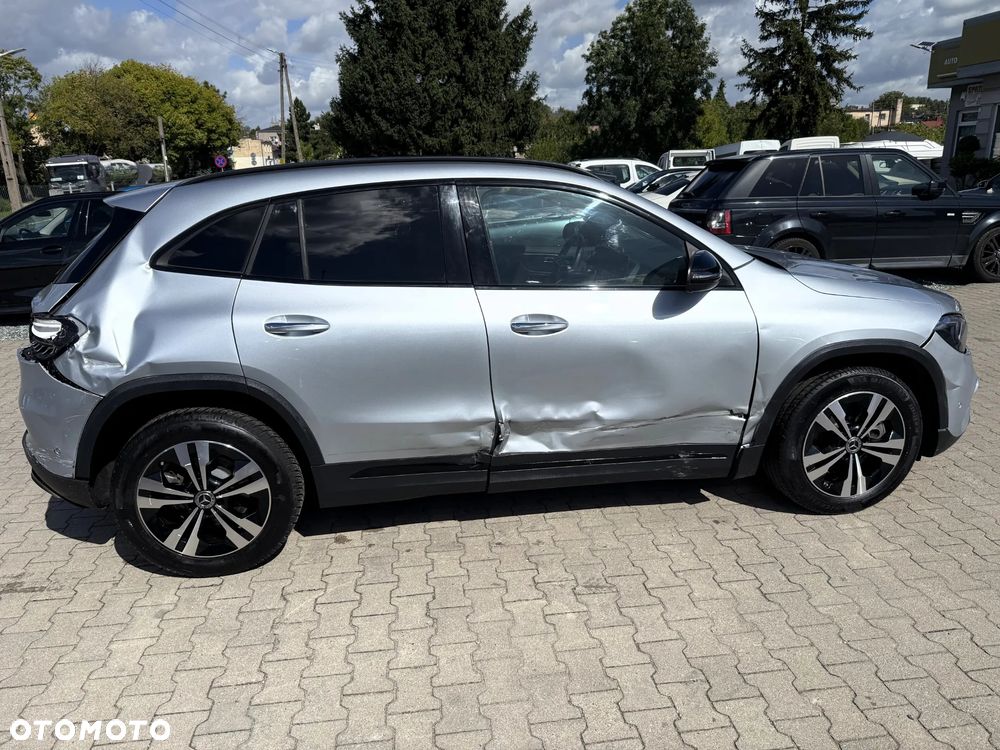 Mercedes-Benz GLA 220 4Matic 8G-DCT Special Edition - 4