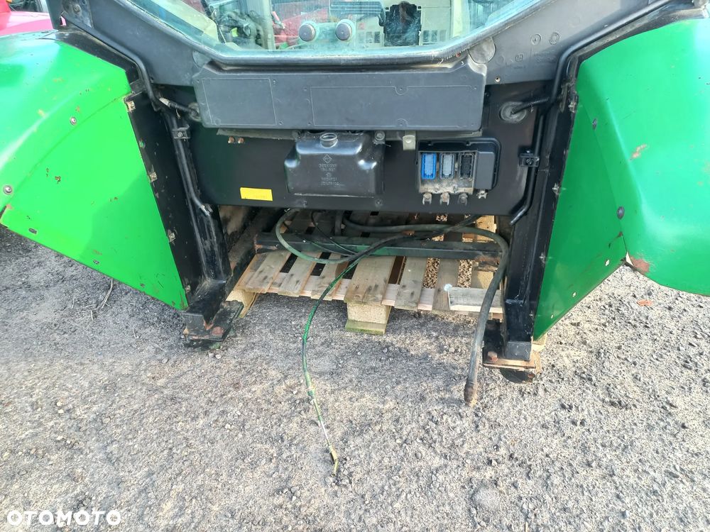 Kabina John Deere 6110 se  licznik,sterownik,ehr,komputer,wiązka elektryczna,plastiki,nawiewy,instalacja elektryczna,dach,kompletna kabina,nawiewy,orbitrol,pompka sprzęgła,pompka hamulcowa, - 11