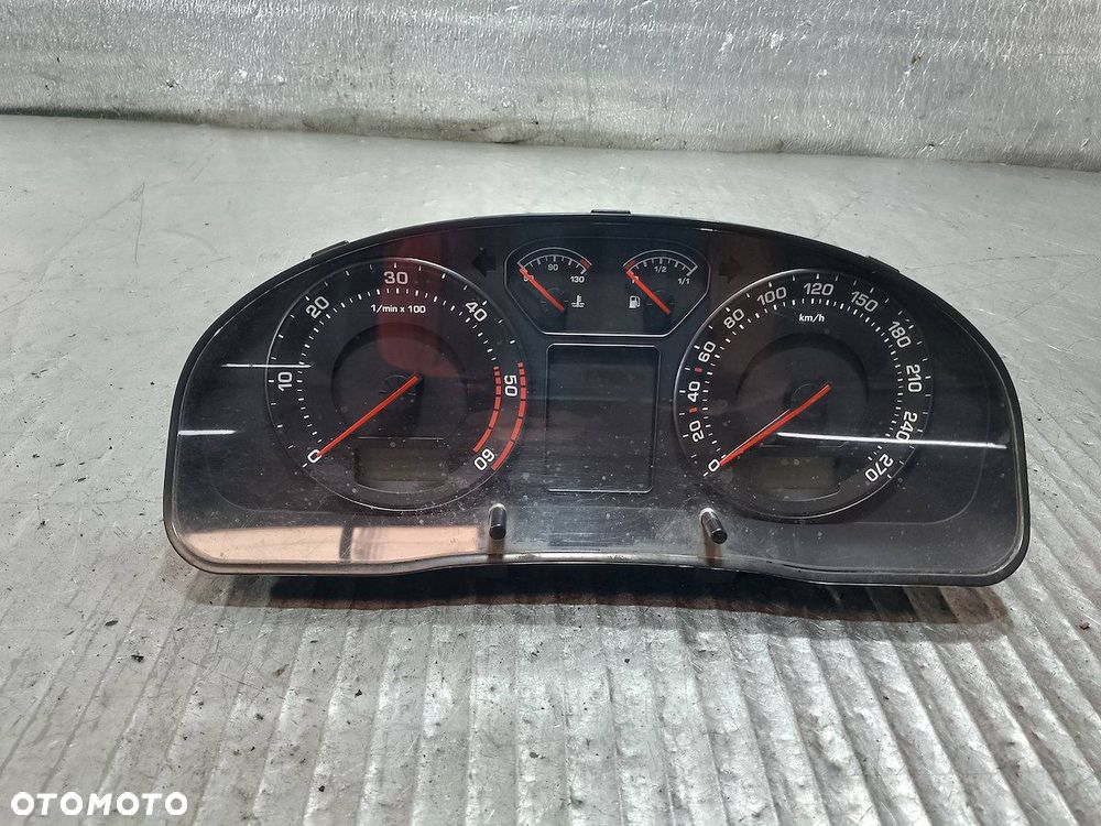 LICZNIK SKODA SUPERB I 3U0920811A 1.9 TDI - 1