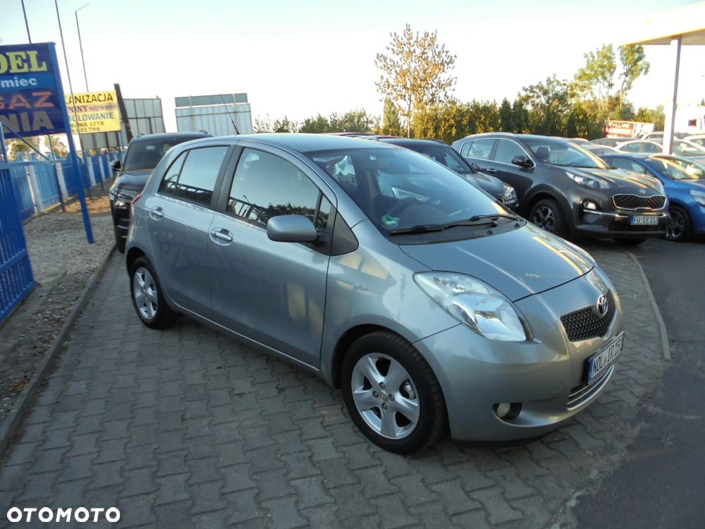 Toyota Yaris 1.3 VVT-i Travel - 1