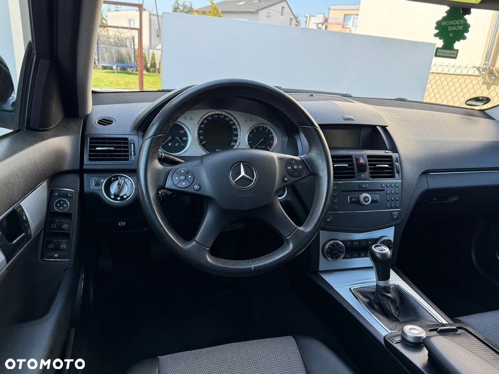 Mercedes-Benz Klasa C 180 Kompressor - 28