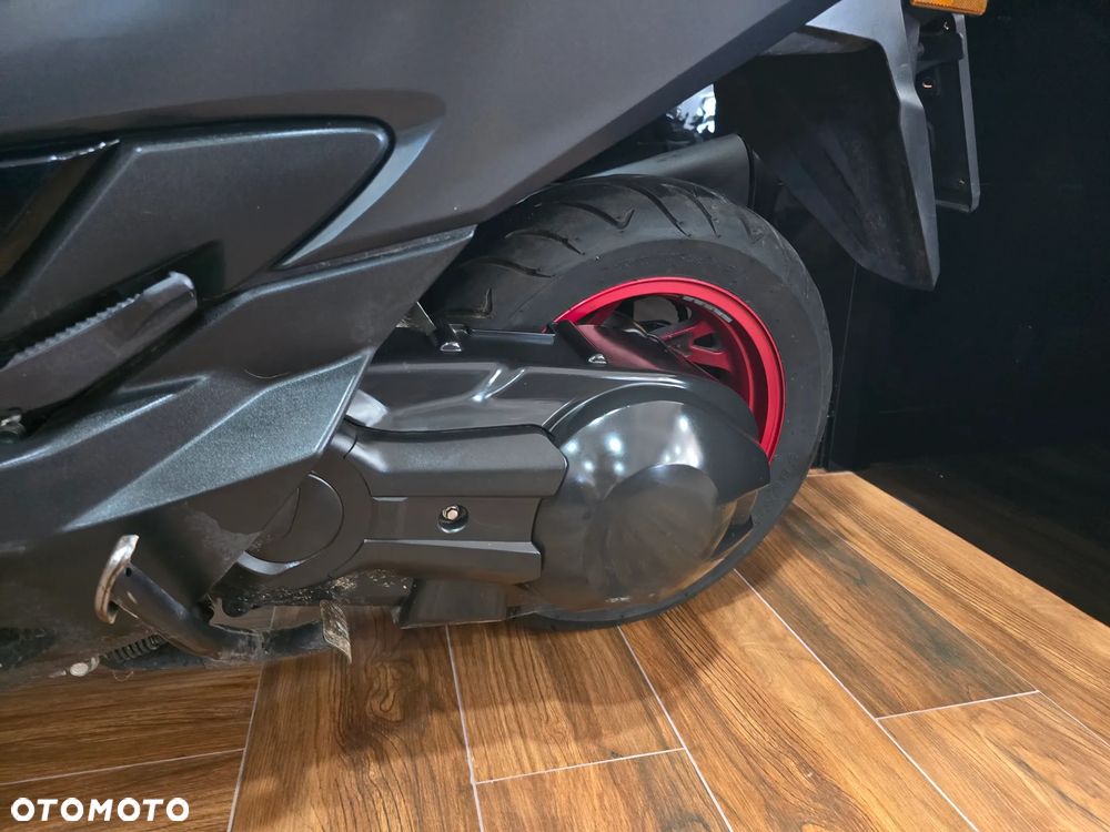 Suzuki Burgman - 10