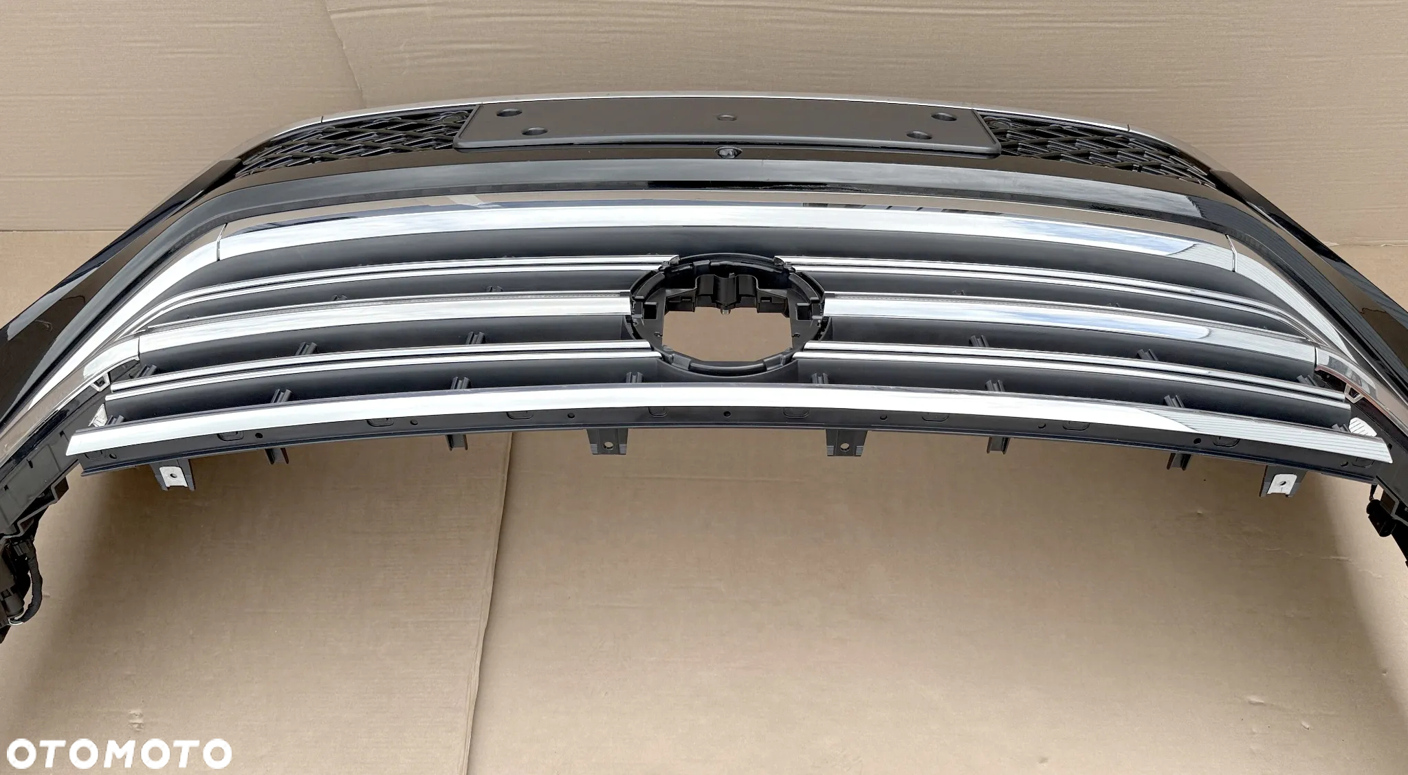 Zderzak Przedni VW Touareg III 760 Lift R-Line BLACK, LED Full - 10