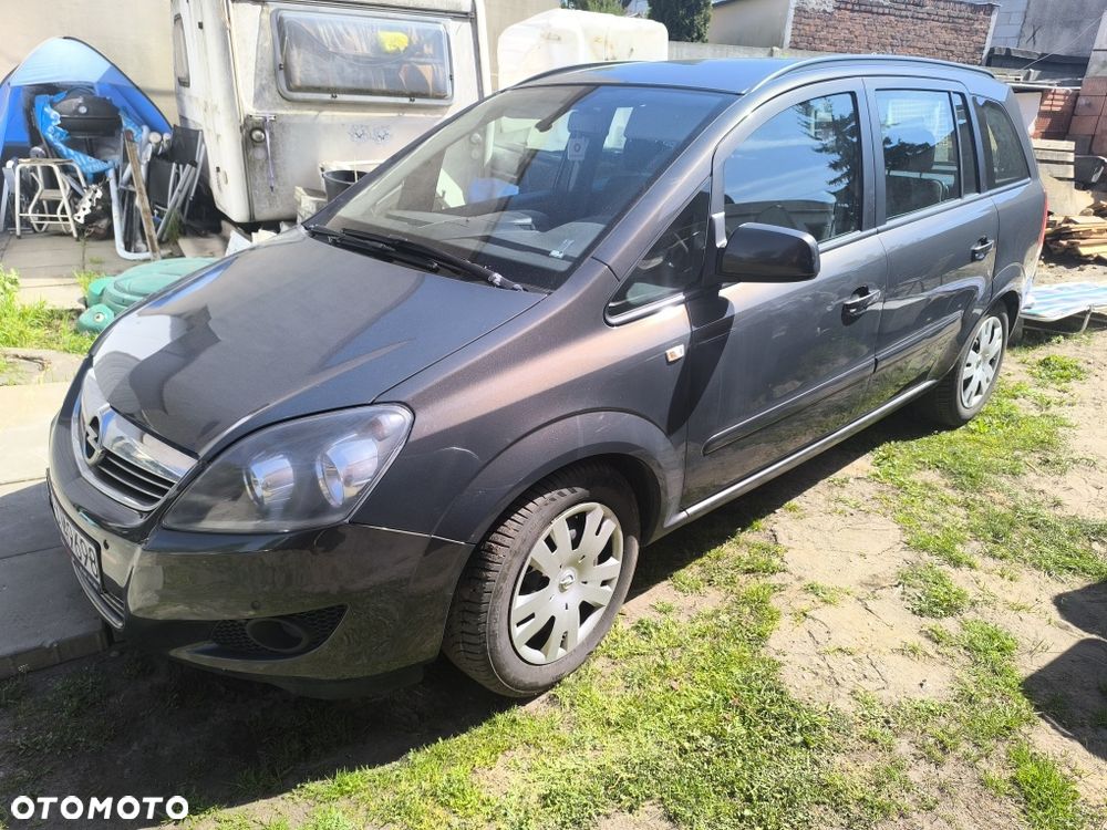 Opel Zafira - 1