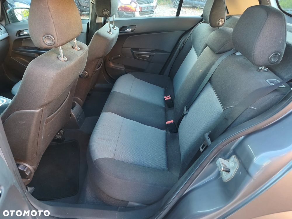 Opel Astra 1.6 Sport Easytronic - 16