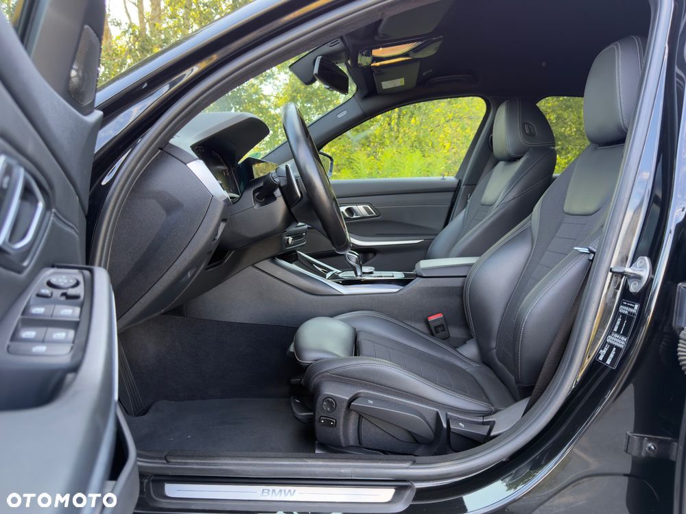 BMW Seria 3 320d Sport Line Shadow - 28