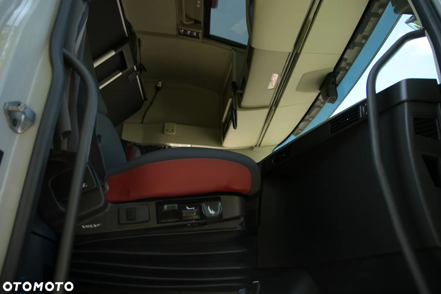 Volvo FH500///* 2019///* JEDYNE 264 TYŚ KM///* SYSTEM DOKUJĄCY WÓZKA WIDŁOWEGO///* KAMERA///* ZESTAW///* TANDEM///* 7.70+7.70///* WECON///* DACH PODNOSZONY///* STAN JAK NOWY - 20