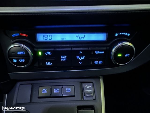 Toyota Auris Touring Sports 1.8 HSD Active - 14