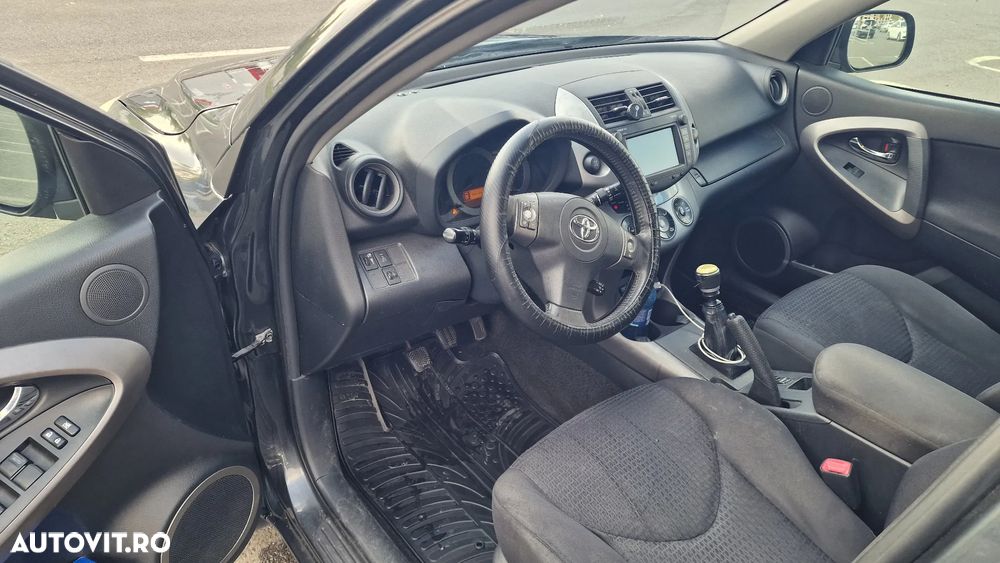 Toyota RAV4 2.2 D-4D Luxury - 7
