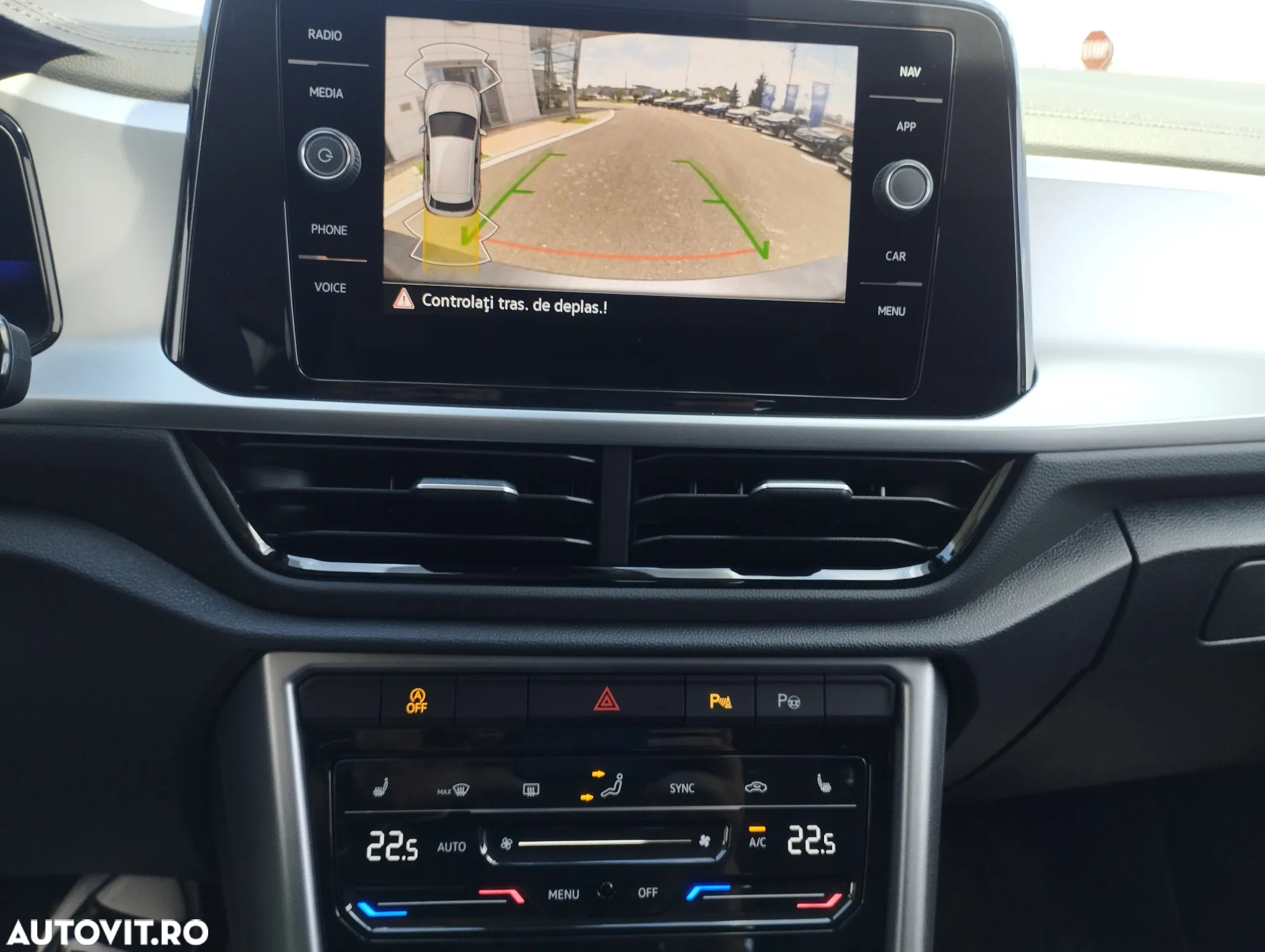 Volkswagen T-ROC 1.0 TSI Advanced - 16