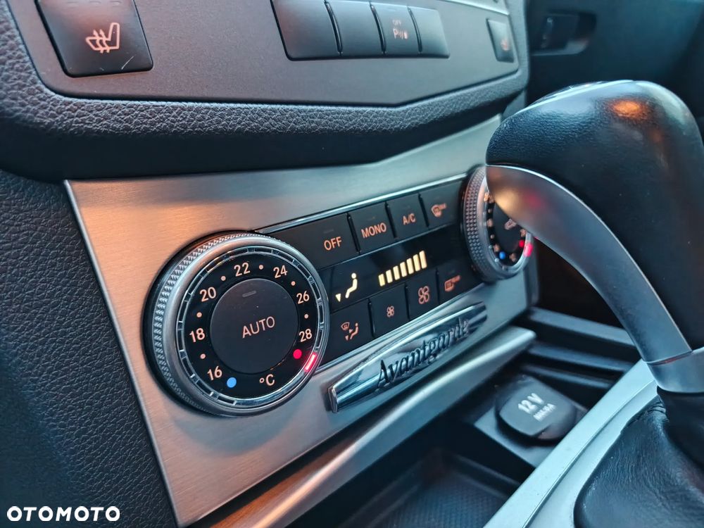 Mercedes-Benz Klasa C 220 T CDI DPF Automatik Avantgarde - 14