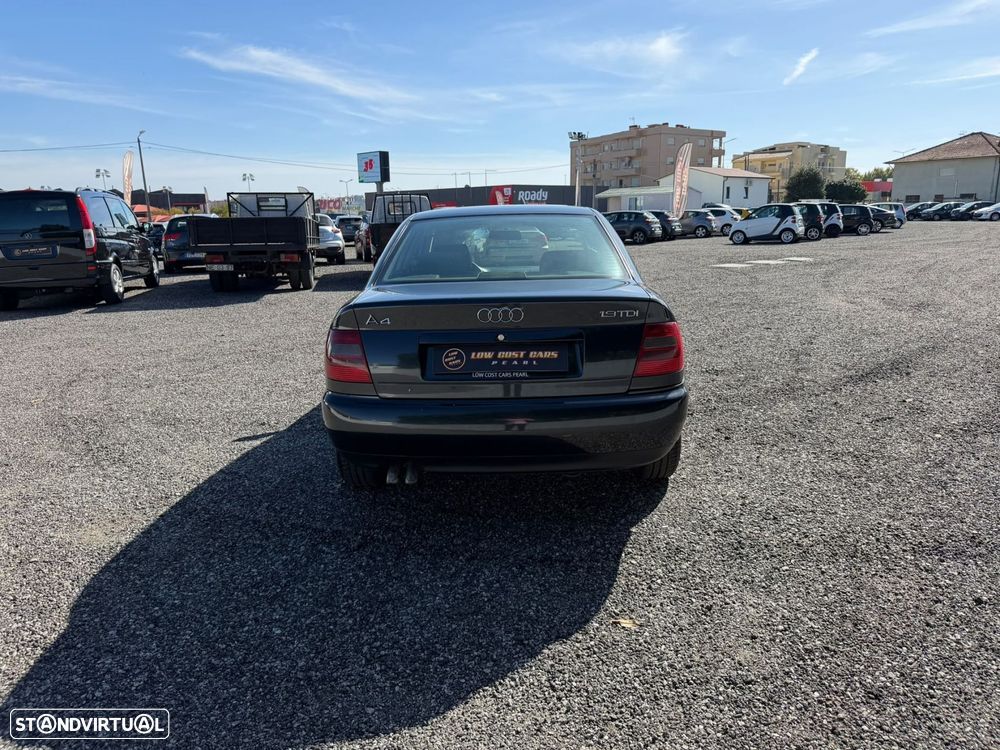 Audi A4 1.9 TDI Confort - 12