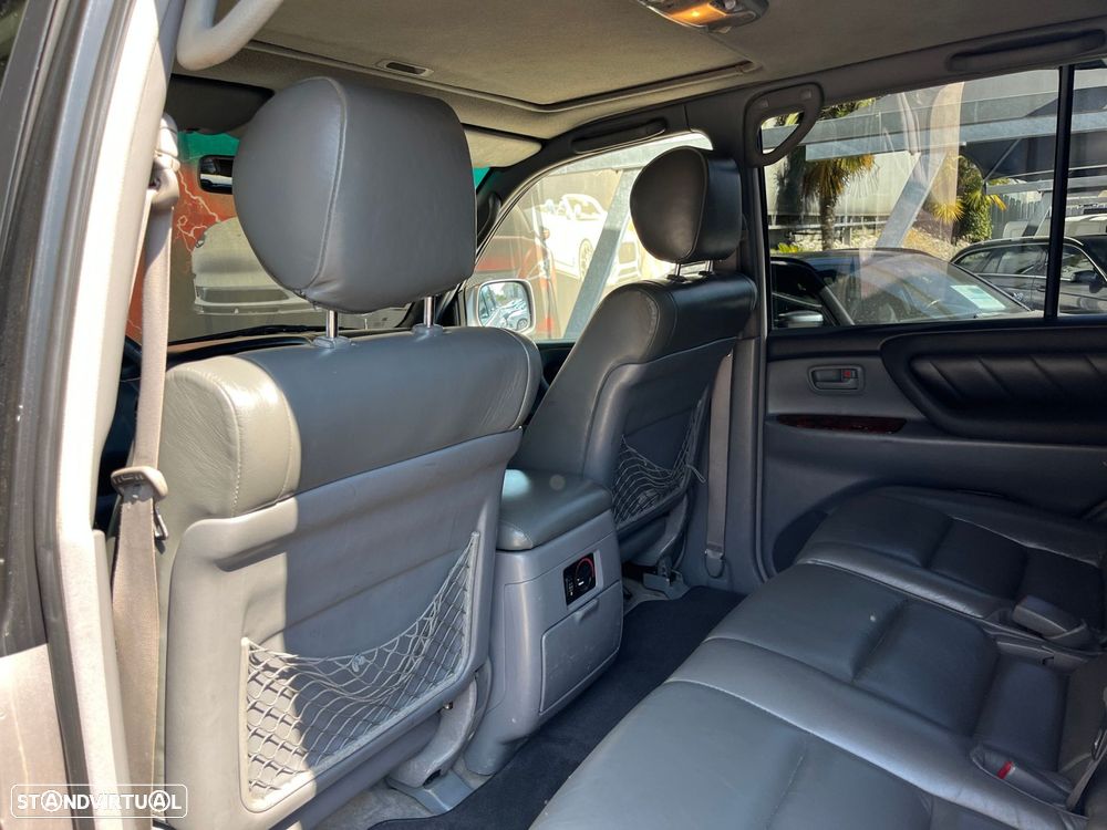 Toyota Land Cruiser - 48