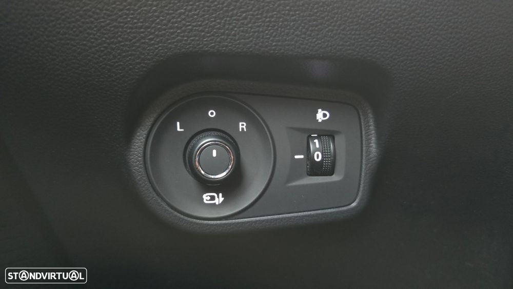 MG MG4 64 kWh Luxury - 11