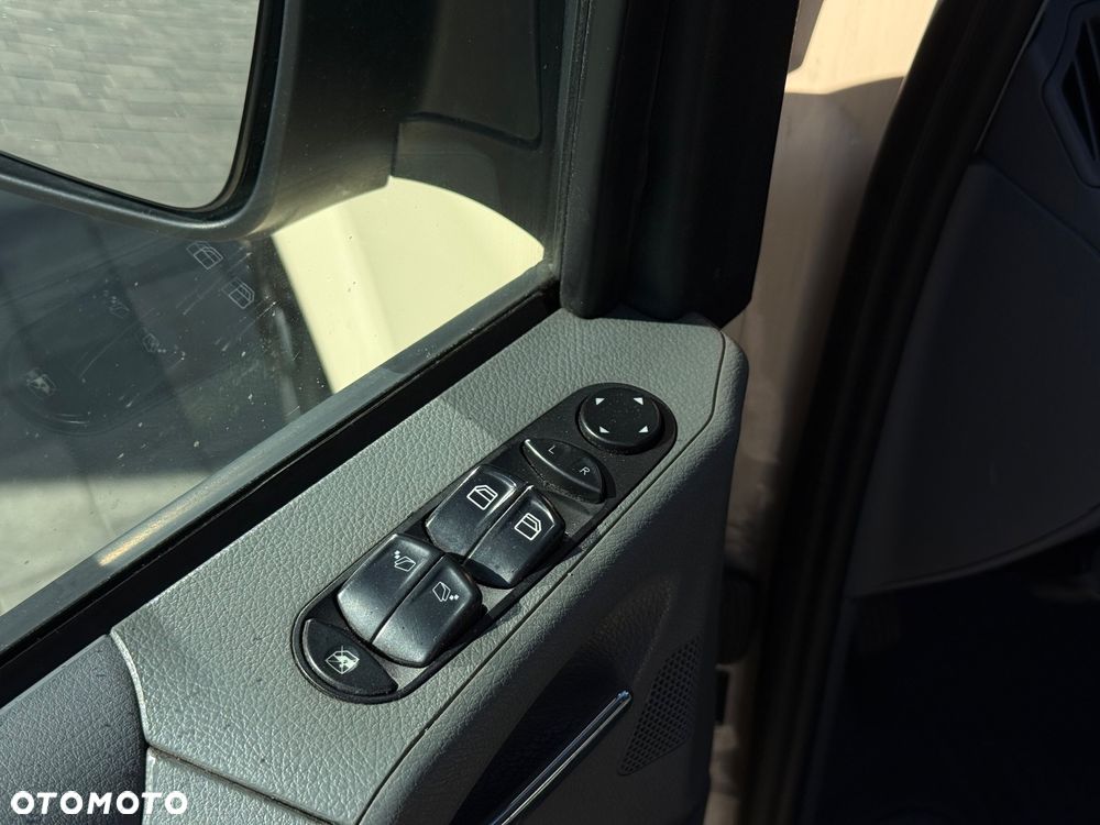 Mercedes-Benz Vito - 12