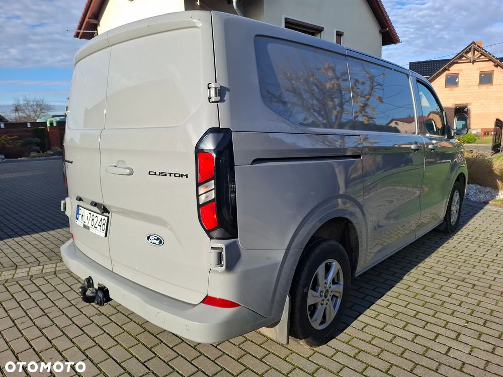 Ford CUSTOM - 17
