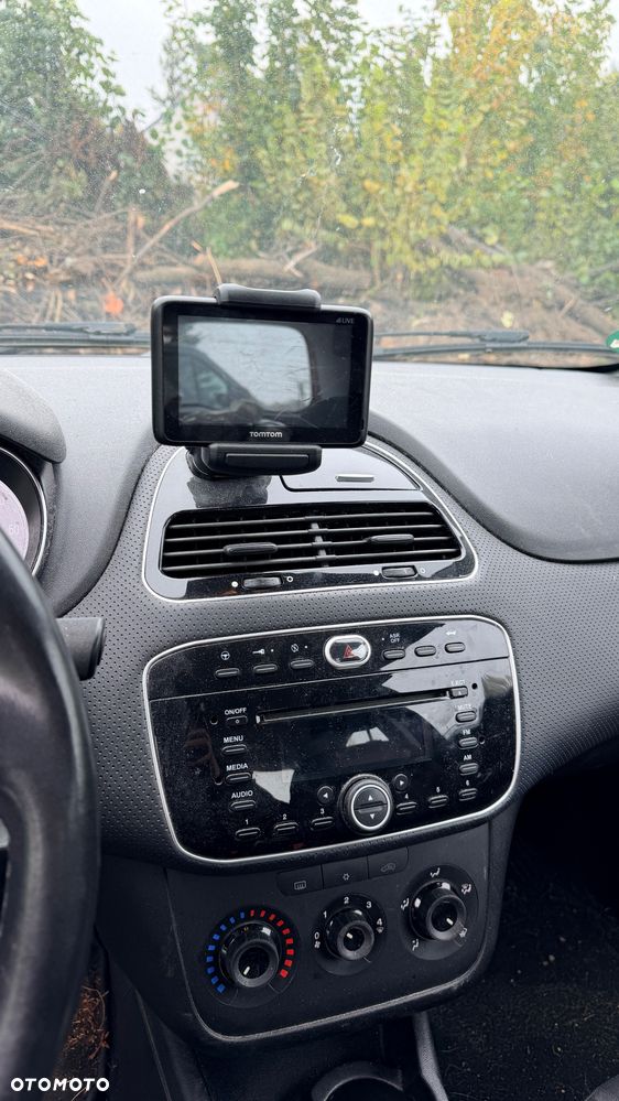 Fiat Grande Punto 2011 photo 5