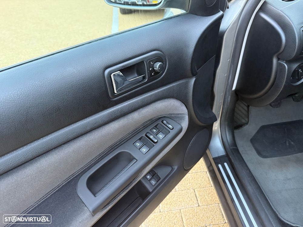 VW Passat 1.9 TDi Confortline 6V - 12