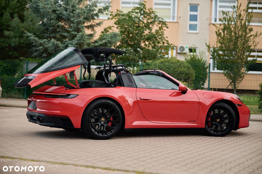 Porsche 911 Targa 4 GTS - 16