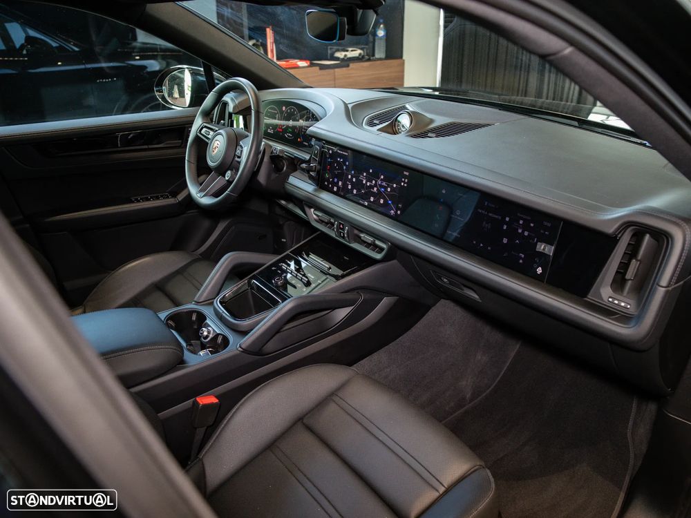Porsche Cayenne Coupé E-Hybrid Black Edition - 44