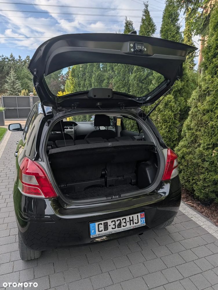 Toyota Yaris - 32