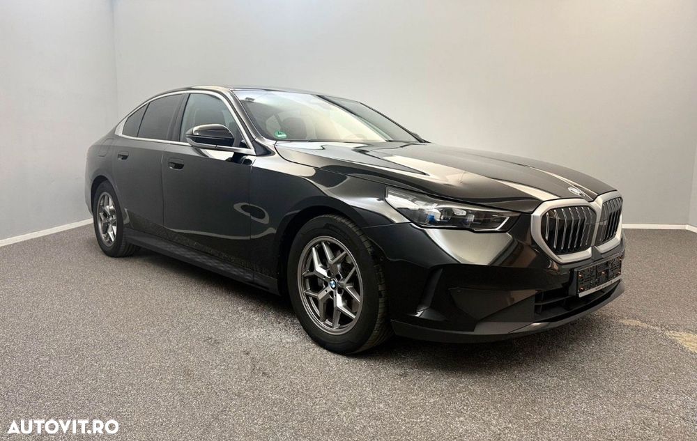 BMW Seria 5 520i AT MHEV - 1