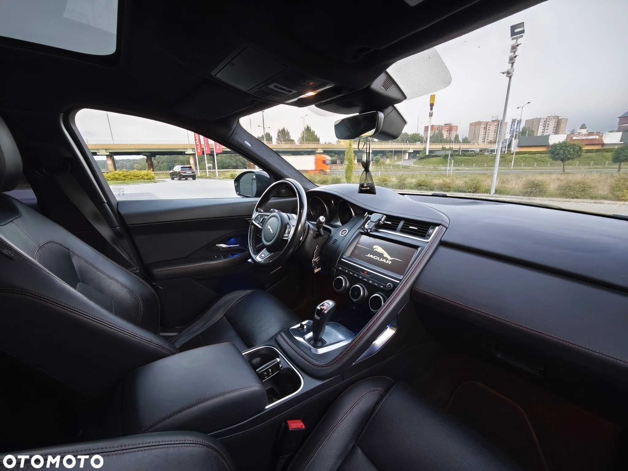 Jaguar E-Pace 2.0 i4D AWD R-Dynamic S - 19
