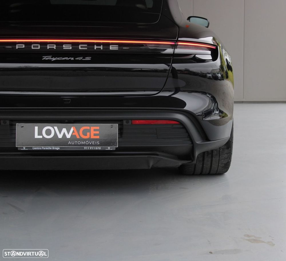 Porsche Taycan 4S - 15