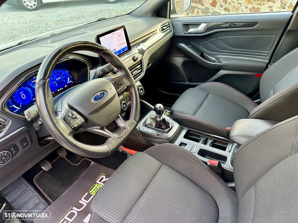 Ford Focus SW 1.0 EcoBoost Hybrid ST-LINE X - 18
