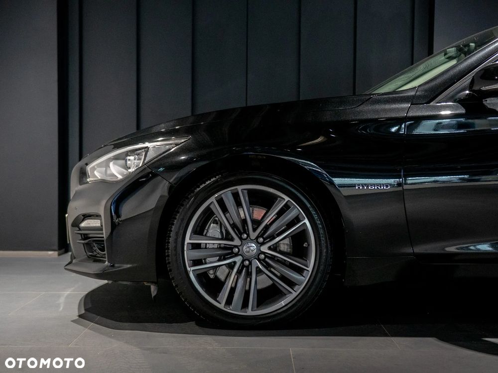 Infiniti Q50 Hybrid Sport Tech - 11