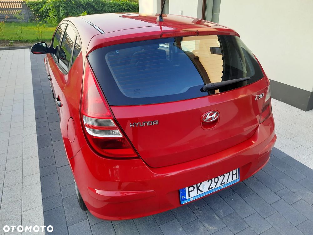 Hyundai i30 1.4 Base + - 10