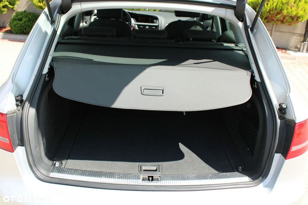 Audi A4 Avant 2.0 TDI DPF Ambiente - 33
