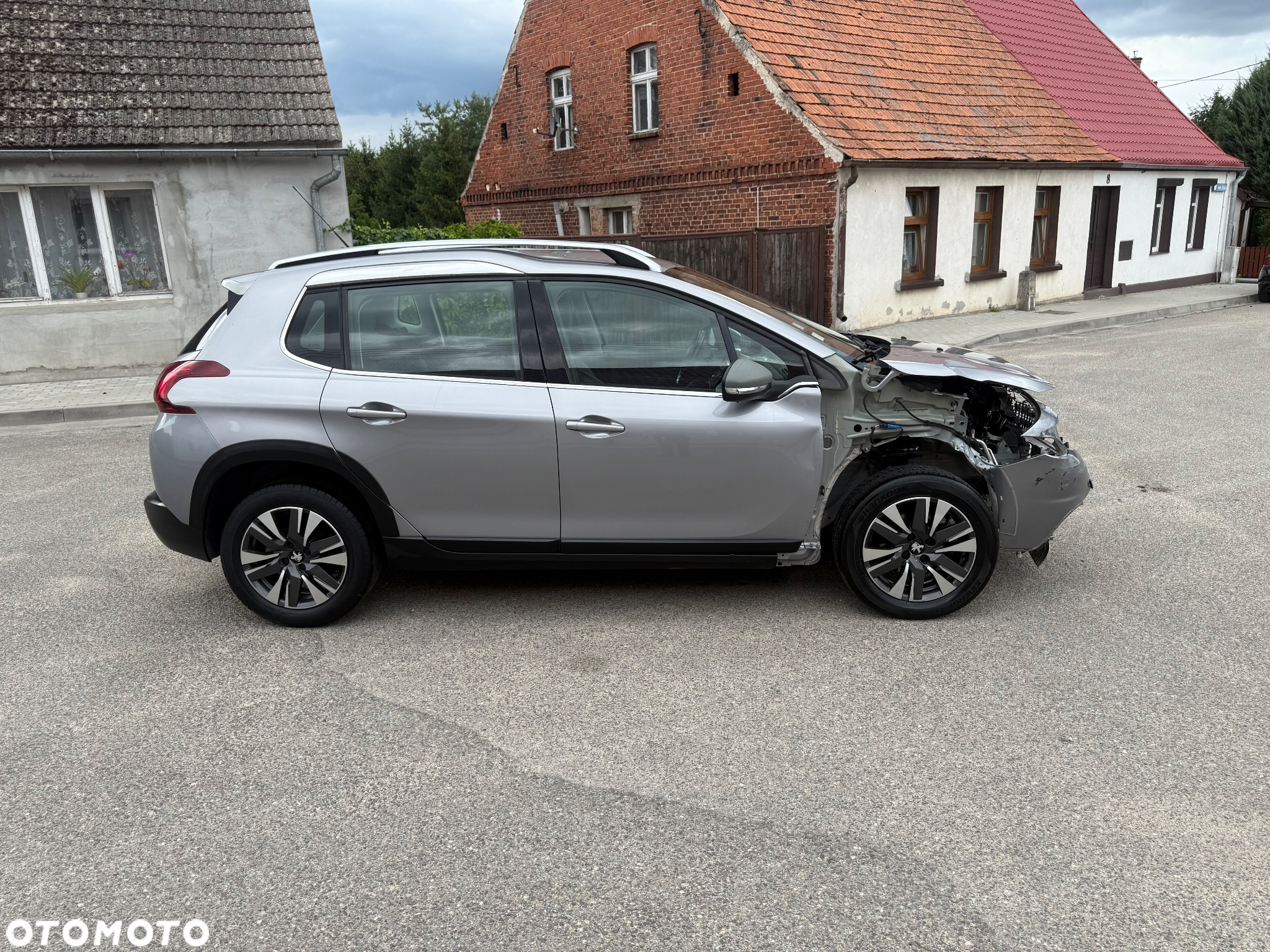 Peugeot 2008 1.2 Pure Tech Active S&S EAT6 - 4