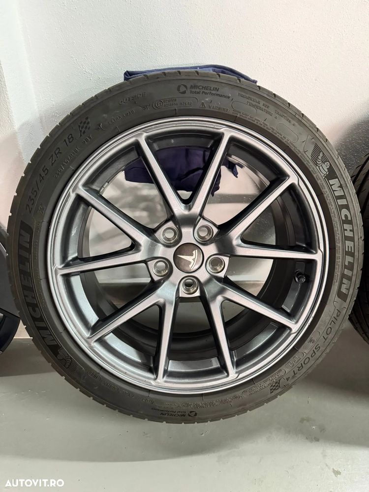 Tesla Model 3 Long Range AWD Premium - 33