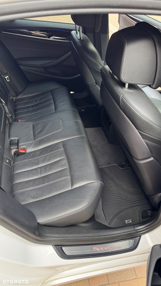 BMW Seria 5 520d Sport Line - 17