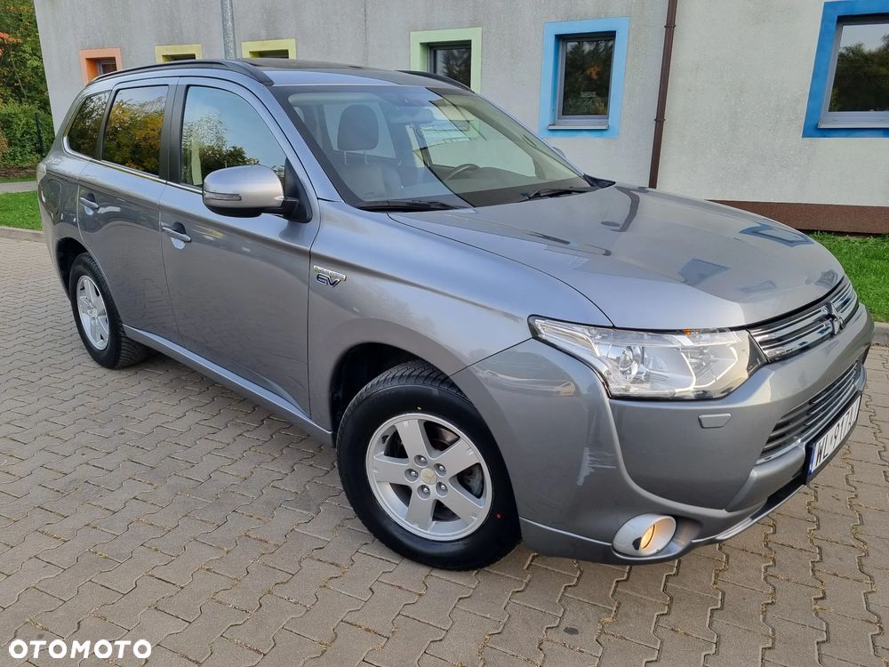 Mitsubishi Outlander Instyle NAVI + - 3