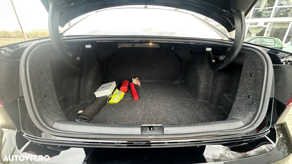 Volkswagen Jetta 2.0 TDI Comfortline - 9