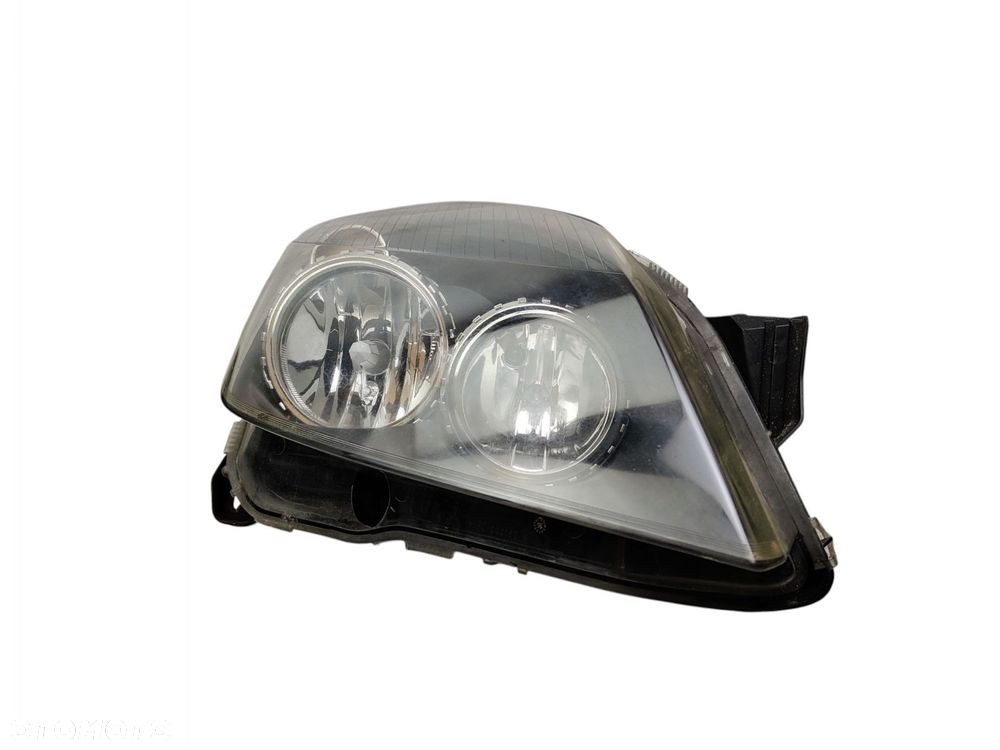 LAMPA REFLEKTOR PRAWY PRZÓD OPEL ASTRA III H (2004-2006) EUROPA - 1