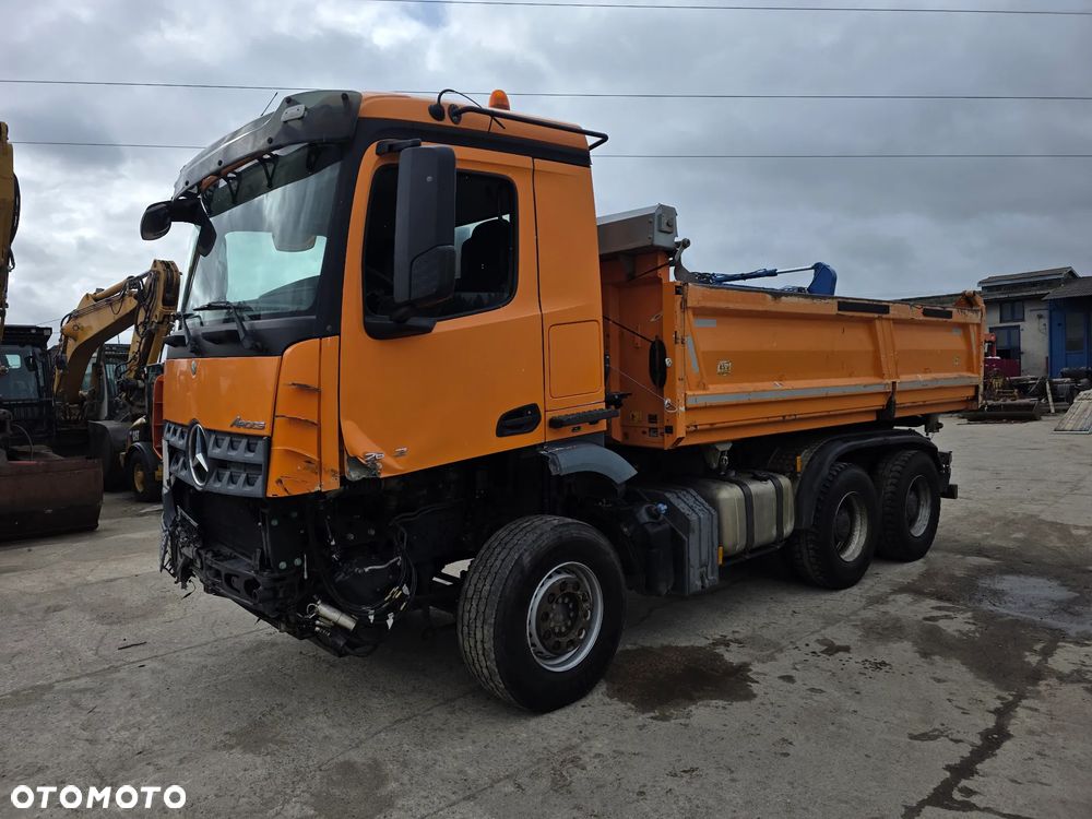 Mercedes-Benz Arocs 2642 6x4 Bordmatik Podwójny Uszkodzony z Niemiec