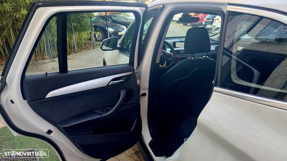 BMW X1 16 d sDrive Line Sport - 12