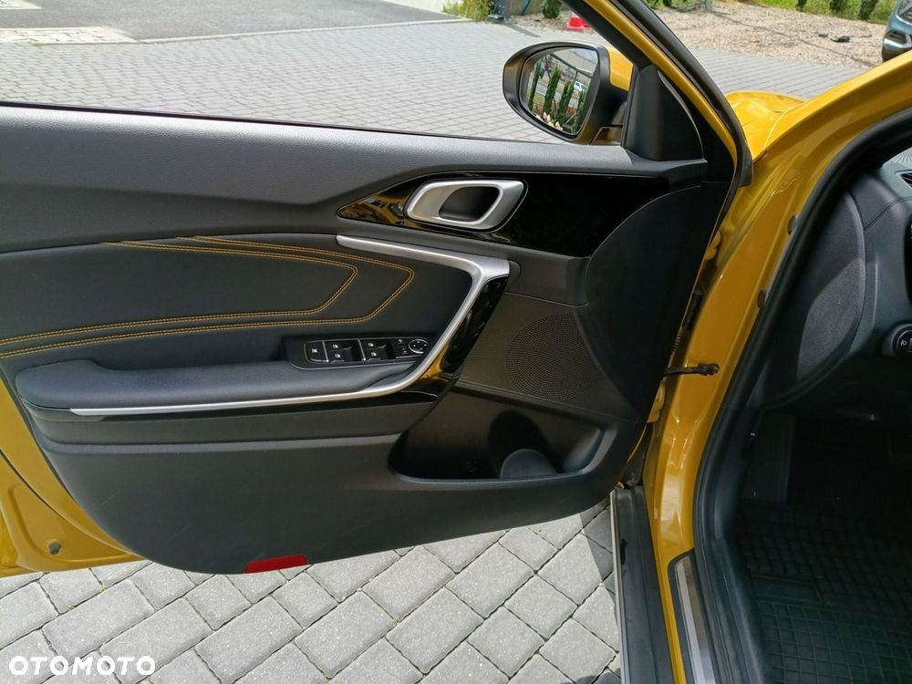 Kia XCeed - 10